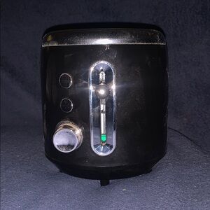 🍞 Black & Silver Toaster